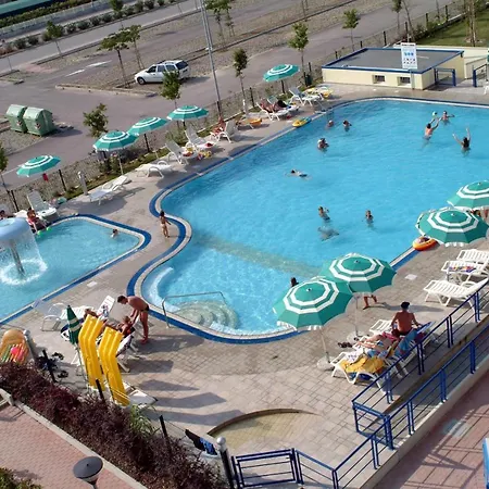 아파트 Altanea Residences Con Piscina