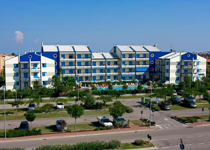 Altanea Residences Con Piscina カオルレ